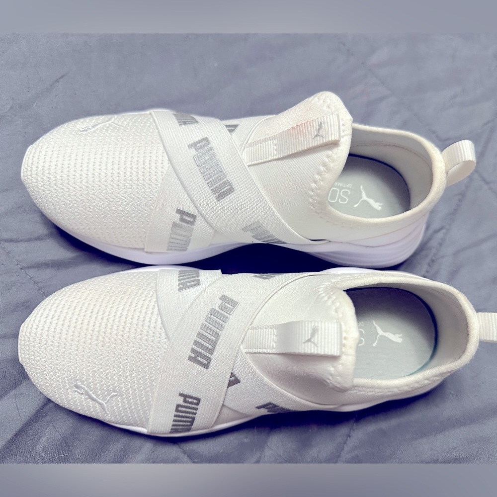 Pumas shoes sz 6.5